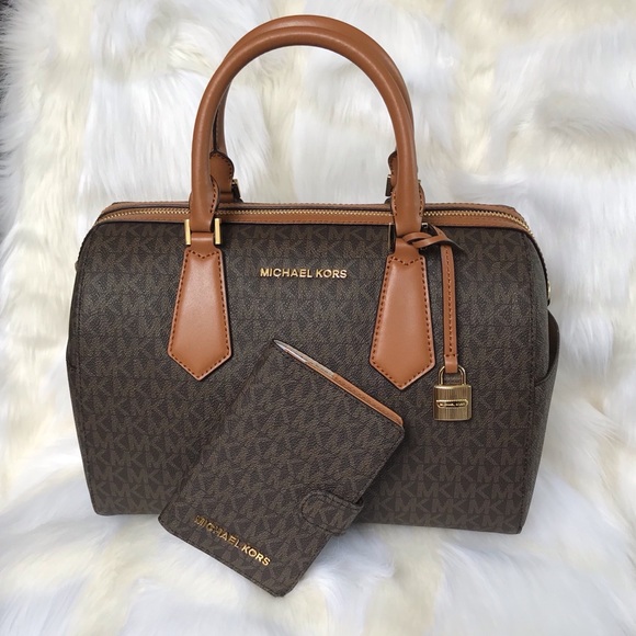 MICHAEL Michael Kors Handbags - NWT Michael Kors Hayes Duffle Brown Signature Set